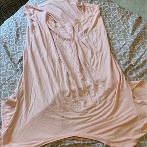 pink t shirt